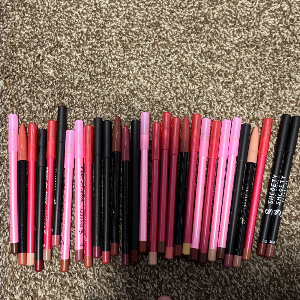 Assorted Lip Liner Set